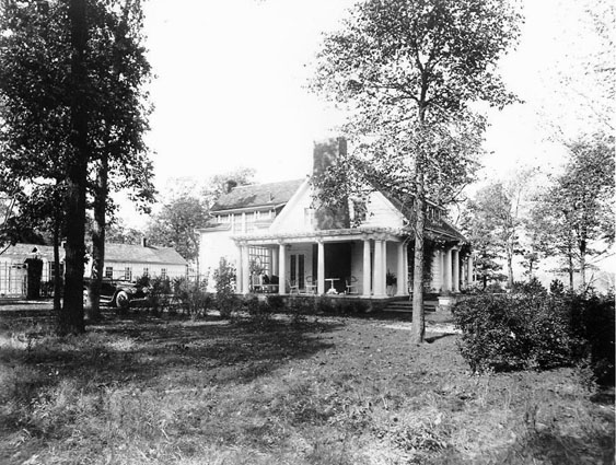 south porch and driveway